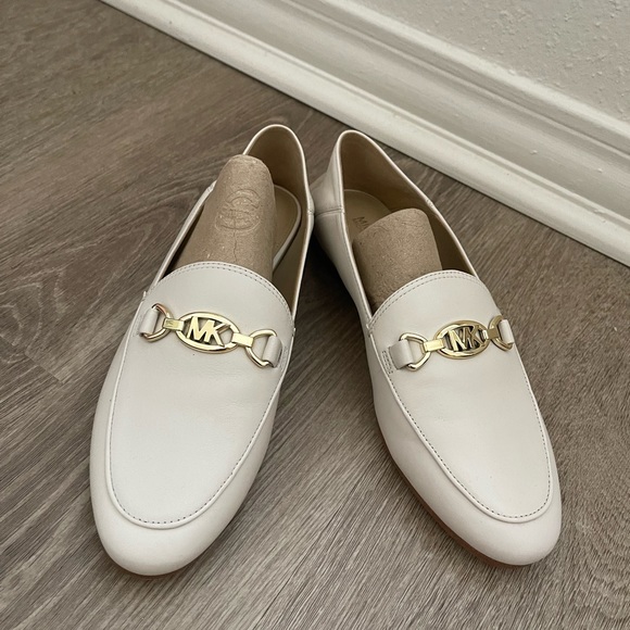 The Dolores loafer flats from Michael Michael Kors - Picture 5 of 6